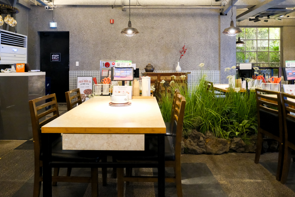 韓國釜山｜화달구연탄쭈꾸미 炭烤八爪章魚．廣安里排隊美食，非尖峰用餐時間不用排隊 @飛天璇的口袋