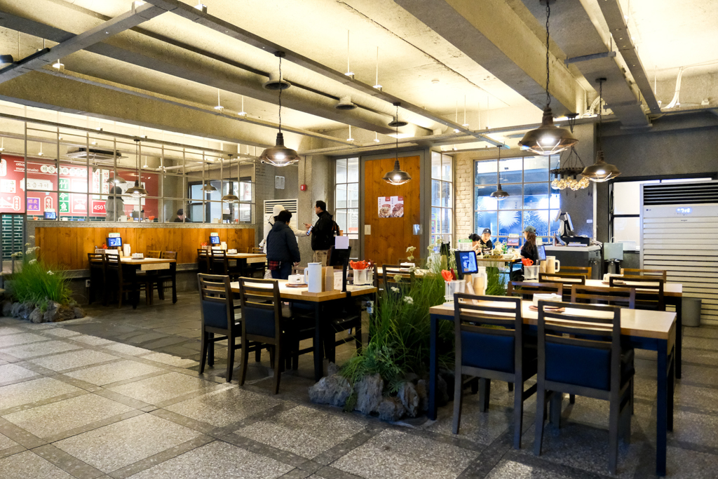 韓國釜山｜화달구연탄쭈꾸미 炭烤八爪章魚．廣安里排隊美食，非尖峰用餐時間不用排隊 @飛天璇的口袋