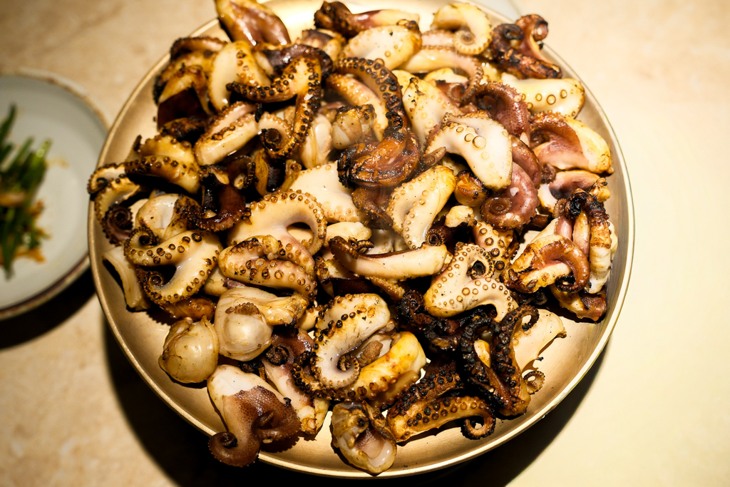 韓國釜山｜화달구연탄쭈꾸미 炭烤八爪章魚．廣安里排隊美食，非尖峰用餐時間不用排隊 @飛天璇的口袋