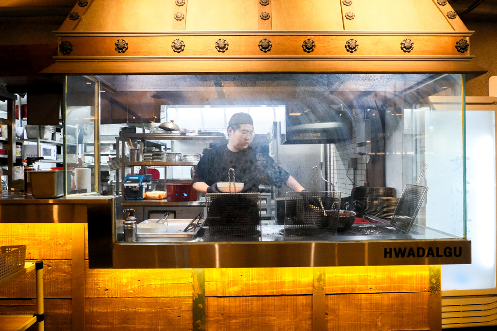 韓國釜山｜화달구연탄쭈꾸미 炭烤八爪章魚．廣安里排隊美食，非尖峰用餐時間不用排隊 @飛天璇的口袋
