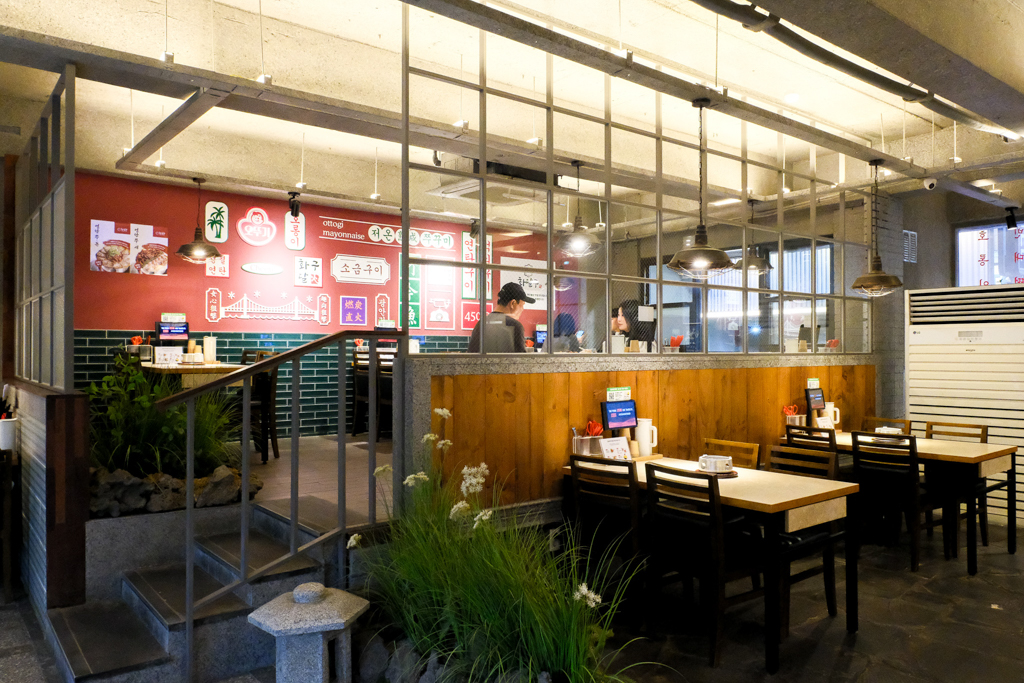 韓國釜山｜화달구연탄쭈꾸미 炭烤八爪章魚．廣安里排隊美食，非尖峰用餐時間不用排隊 @飛天璇的口袋