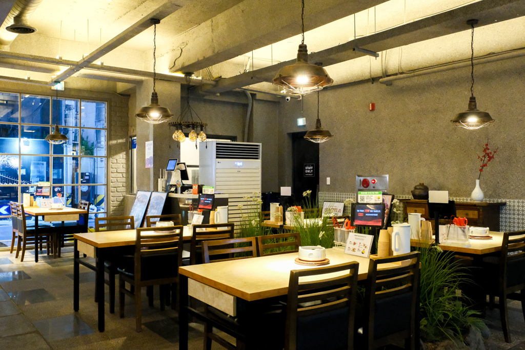 韓國釜山｜화달구연탄쭈꾸미 炭烤八爪章魚．廣安里排隊美食，非尖峰用餐時間不用排隊 @飛天璇的口袋