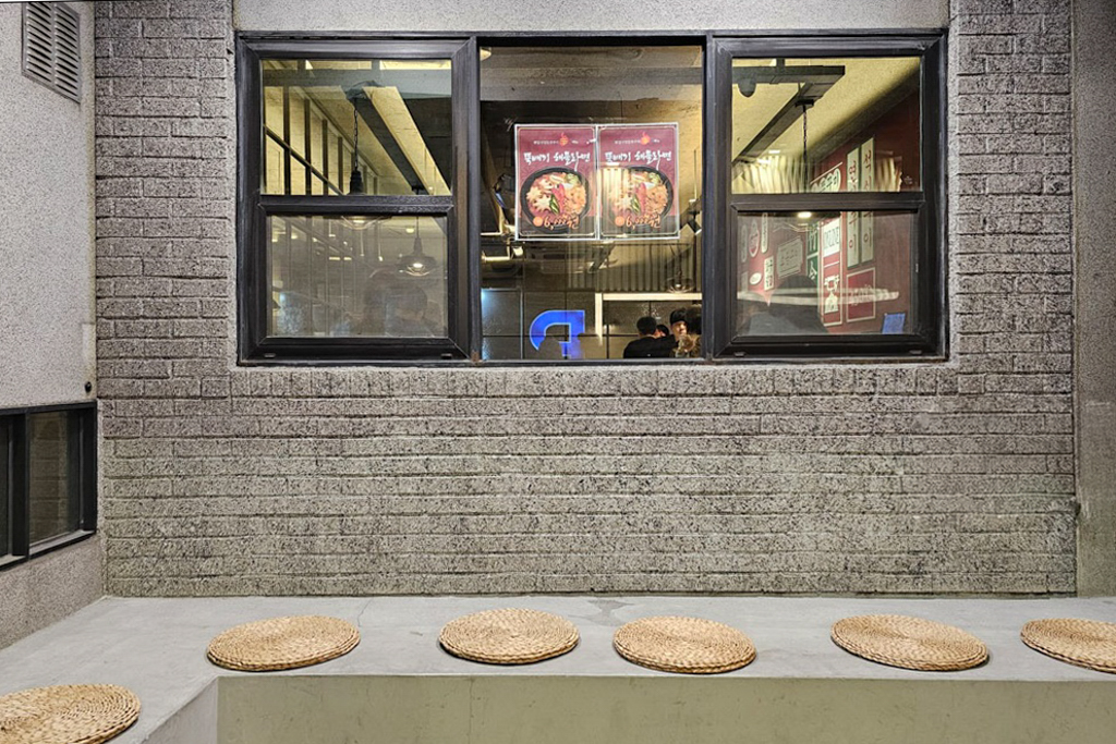 韓國釜山｜화달구연탄쭈꾸미 炭烤八爪章魚．廣安里排隊美食，非尖峰用餐時間不用排隊 @飛天璇的口袋