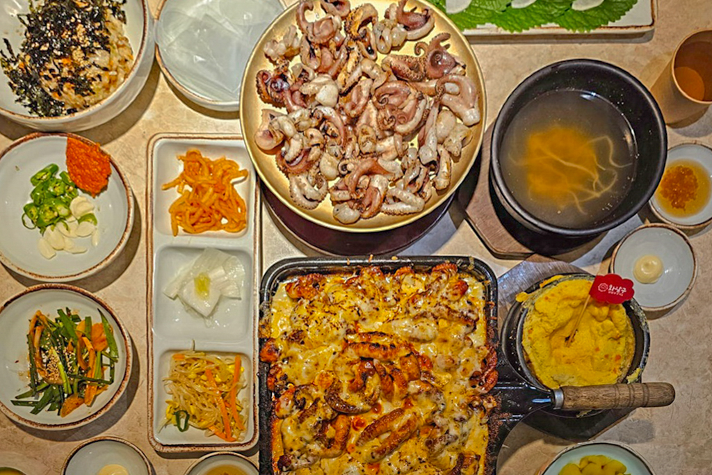 韓國釜山｜화달구연탄쭈꾸미 炭烤八爪章魚．廣安里排隊美食，非尖峰用餐時間不用排隊 @飛天璇的口袋