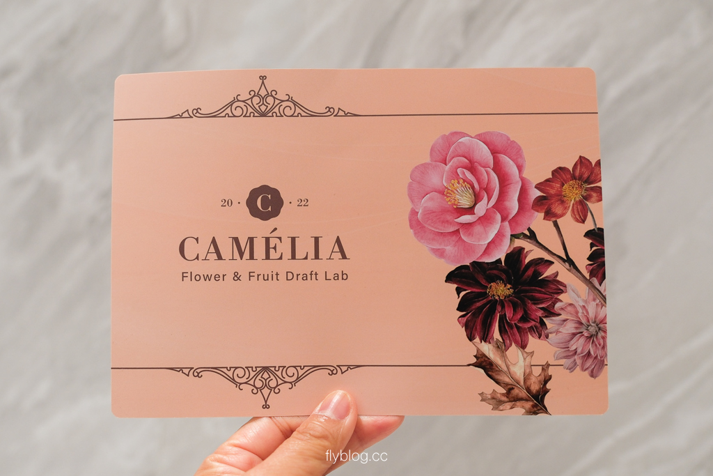 台中北屯｜CAM&Eacute;LIA 山茶花 漢神洲際概念店．台中精品手搖飲新品牌，美美紙提盒和儀式感開香 @飛天璇的口袋