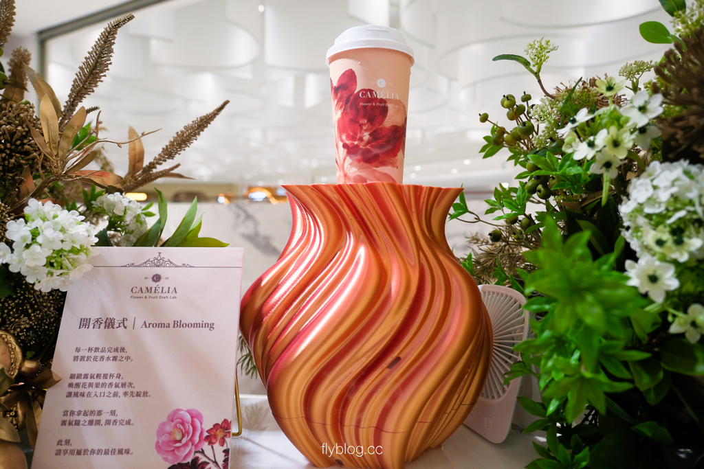 台中北屯｜CAM&Eacute;LIA 山茶花 漢神洲際概念店．台中精品手搖飲新品牌，美美紙提盒和儀式感開香 @飛天璇的口袋