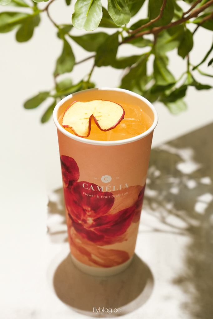 台中北屯｜CAM&Eacute;LIA 山茶花 漢神洲際概念店．台中精品手搖飲新品牌，美美紙提盒和儀式感開香 @飛天璇的口袋