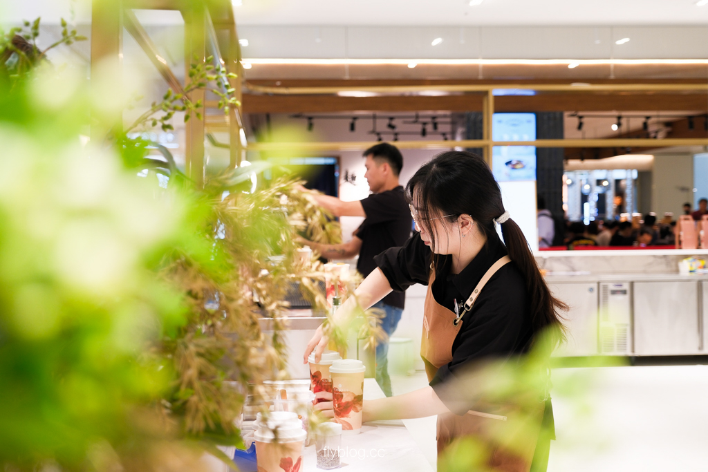 台中北屯｜CAM&Eacute;LIA 山茶花 漢神洲際概念店．台中精品手搖飲新品牌，美美紙提盒和儀式感開香 @飛天璇的口袋