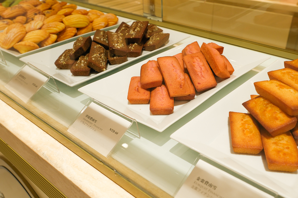 台中北屯｜采采食茶 Cha Cha The．朋友力推杜拜巧克力可麗露，漢神洲際甜點伴手禮推薦 @飛天璇的口袋