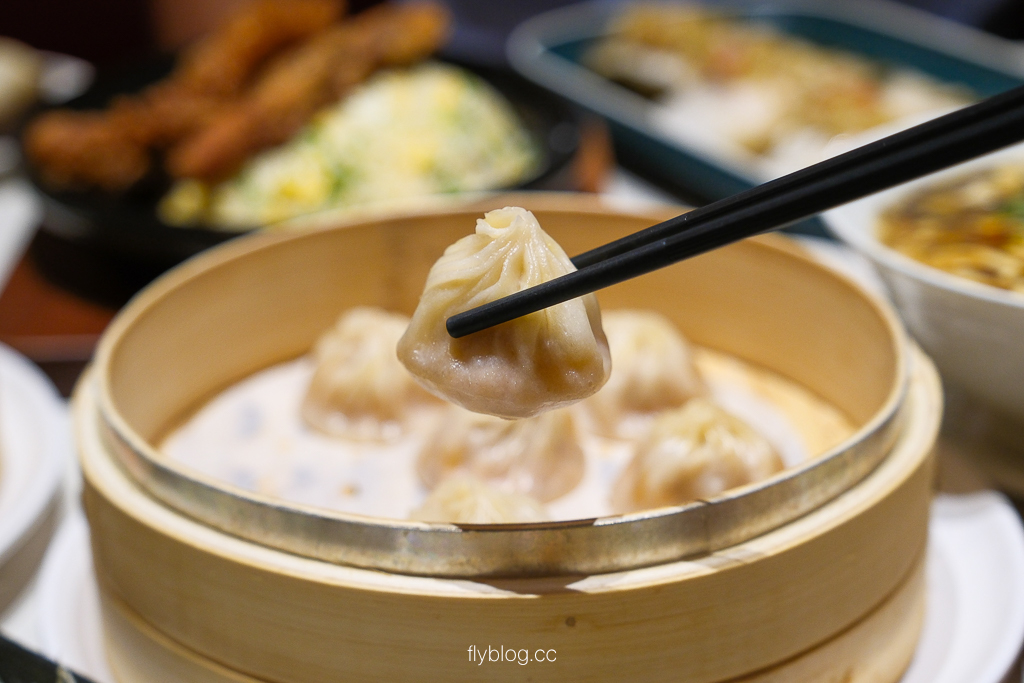 台中北屯｜漢來上海湯包 漢神洲際店．年賣上百萬顆18摺湯包，南台灣最強的小籠湯包 @飛天璇的口袋