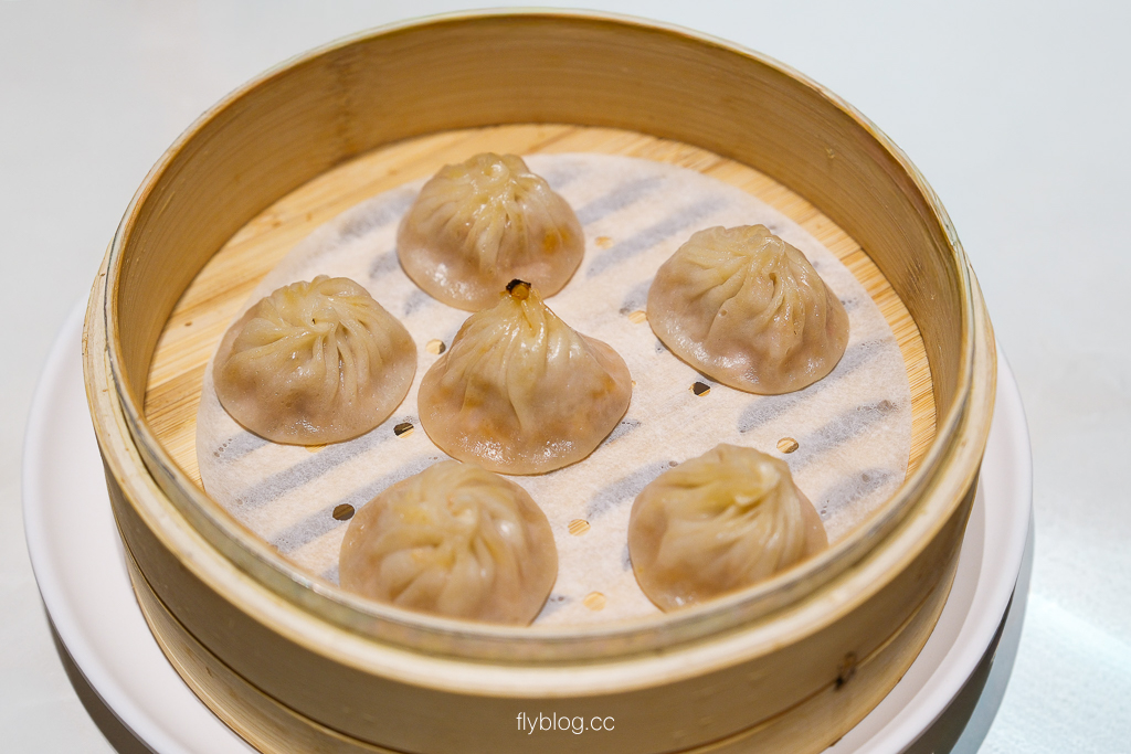 台中北屯｜漢來上海湯包 漢神洲際店．年賣上百萬顆18摺湯包，南台灣最強的小籠湯包 @飛天璇的口袋