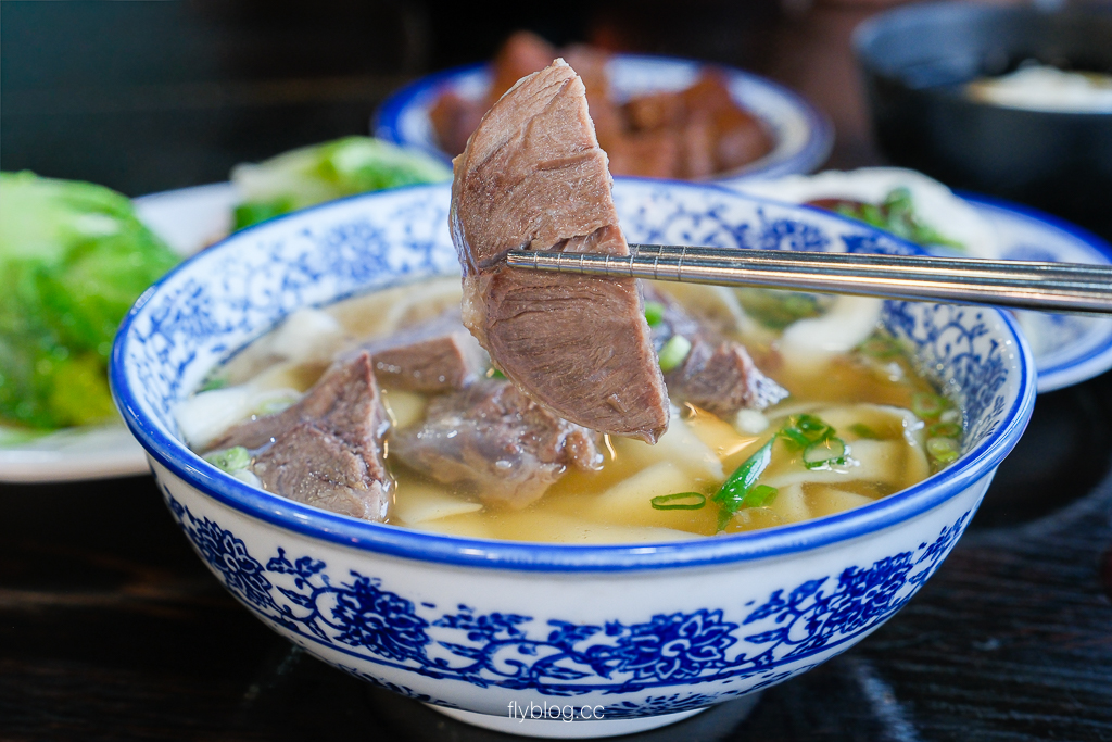 苗栗苑裡｜大鼎夏荷牛肉麵館．苗栗最美玻璃屋牛肉麵，內用還有免費豆花吃到飽 @飛天璇的口袋