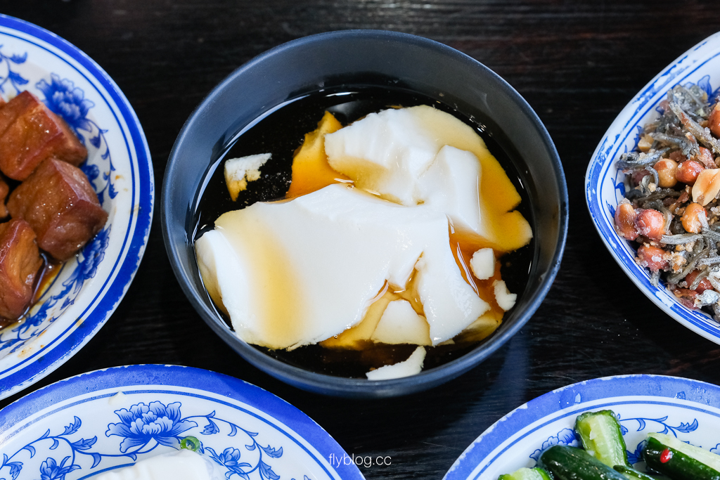 苗栗苑裡｜大鼎夏荷牛肉麵館．苗栗最美玻璃屋牛肉麵，內用還有免費豆花吃到飽 @飛天璇的口袋