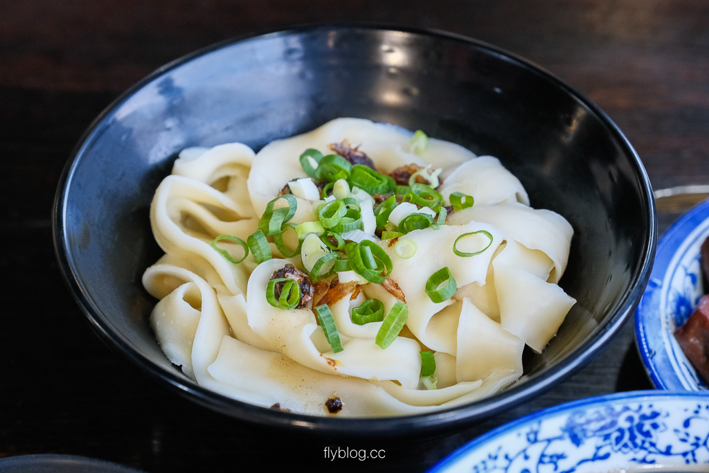 苗栗苑裡｜大鼎夏荷牛肉麵館．苗栗最美玻璃屋牛肉麵，內用還有免費豆花吃到飽 @飛天璇的口袋