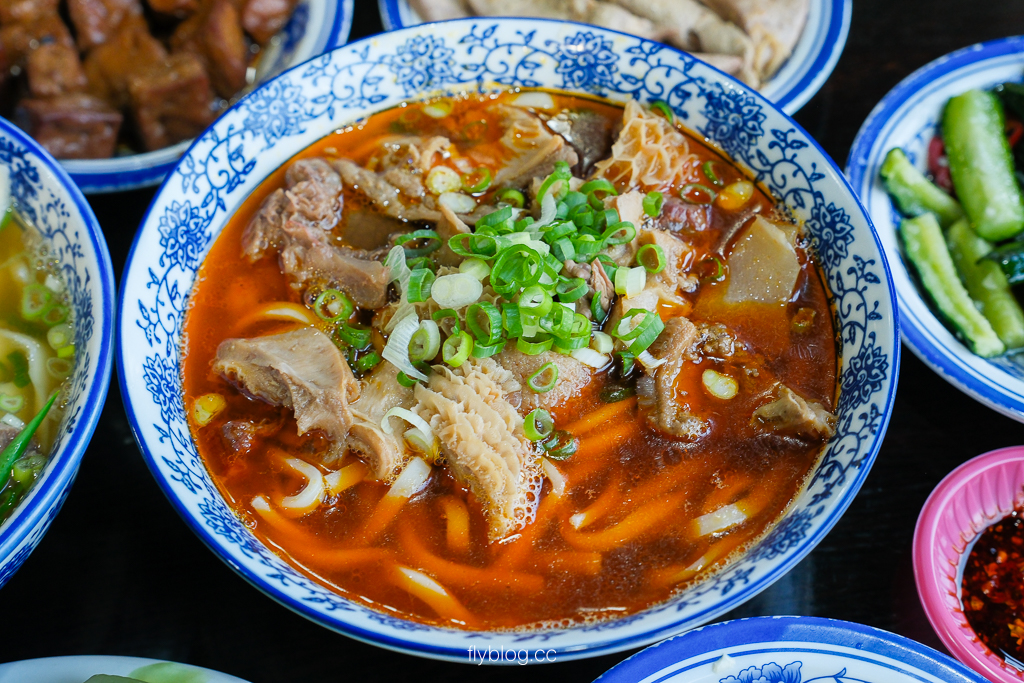 苗栗苑裡｜大鼎夏荷牛肉麵館．苗栗最美玻璃屋牛肉麵，內用還有免費豆花吃到飽 @飛天璇的口袋