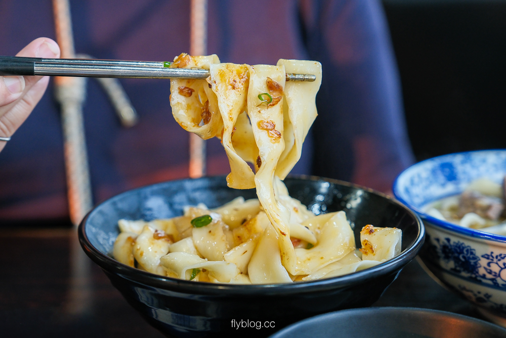 苗栗苑裡｜大鼎夏荷牛肉麵館．苗栗最美玻璃屋牛肉麵，內用還有免費豆花吃到飽 @飛天璇的口袋