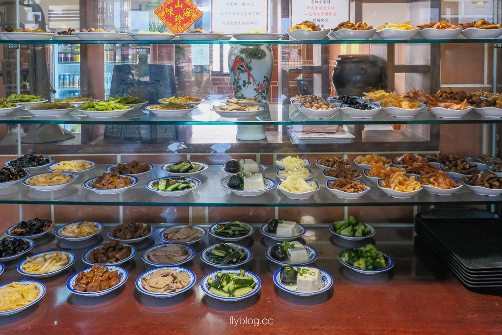 苗栗苑裡｜大鼎夏荷牛肉麵館．苗栗最美玻璃屋牛肉麵，內用還有免費豆花吃到飽 @飛天璇的口袋