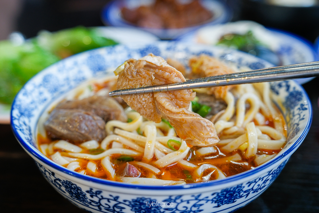 苗栗苑裡｜大鼎夏荷牛肉麵館．苗栗最美玻璃屋牛肉麵，內用還有免費豆花吃到飽 @飛天璇的口袋