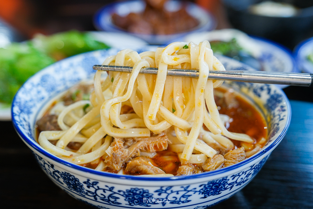 苗栗苑裡｜大鼎夏荷牛肉麵館．苗栗最美玻璃屋牛肉麵，內用還有免費豆花吃到飽 @飛天璇的口袋