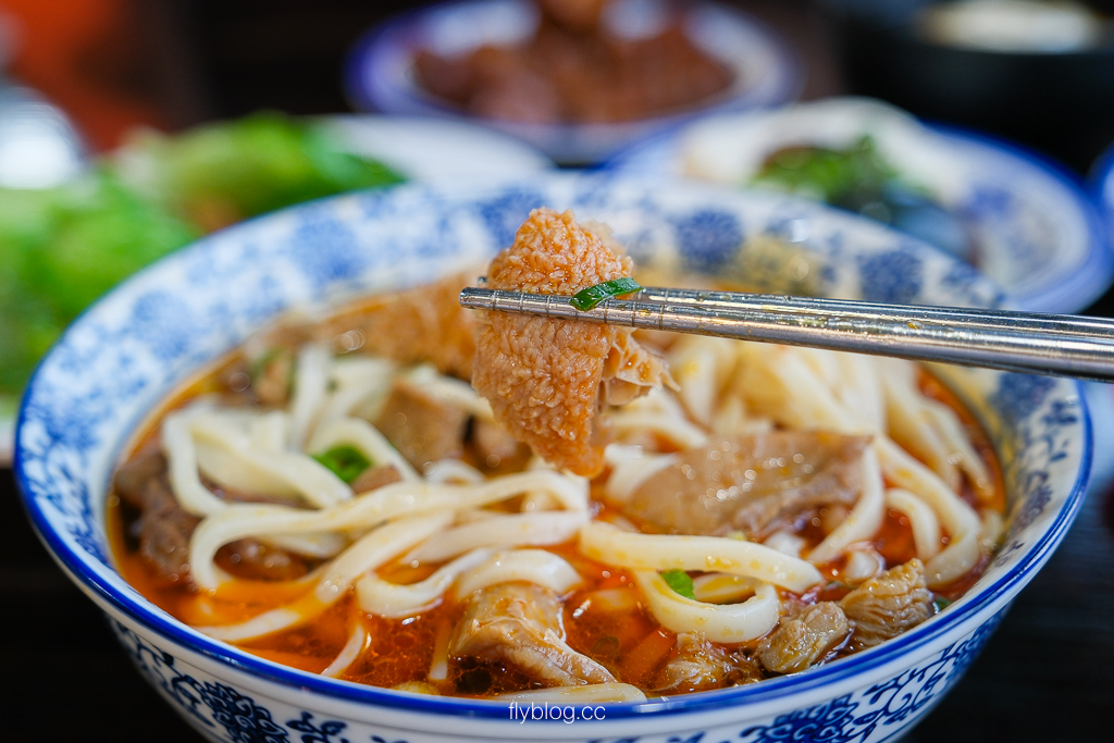 苗栗苑裡｜大鼎夏荷牛肉麵館．苗栗最美玻璃屋牛肉麵，內用還有免費豆花吃到飽 @飛天璇的口袋