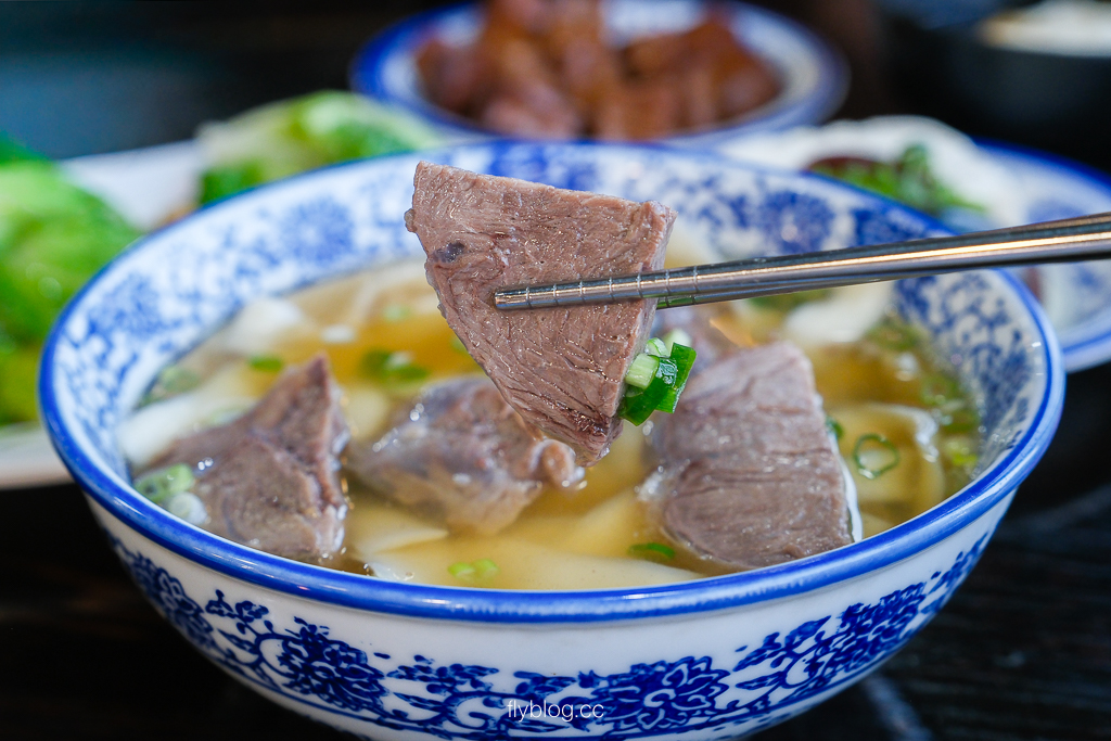 苗栗苑裡｜大鼎夏荷牛肉麵館．苗栗最美玻璃屋牛肉麵，內用還有免費豆花吃到飽 @飛天璇的口袋