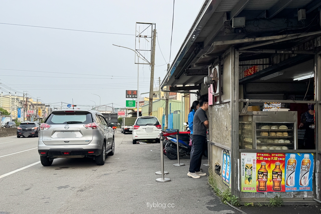 台中大肚｜品香手工肉包．鐵皮屋裡的銅板價美味，買10送1必囤 @飛天璇的口袋