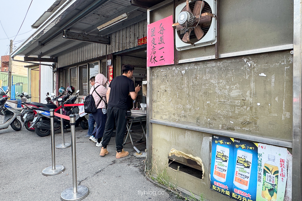 台中大肚｜品香手工肉包．鐵皮屋裡的銅板價美味，買10送1必囤 @飛天璇的口袋