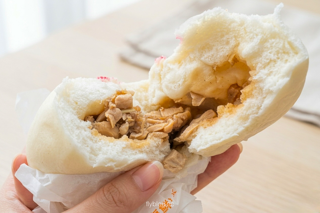 台中大肚｜品香手工肉包．鐵皮屋裡的銅板價美味，買10送1必囤 @飛天璇的口袋