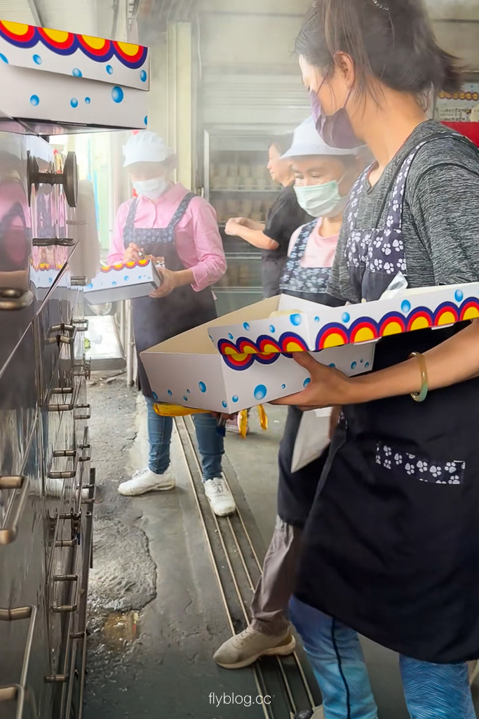台中大肚｜品香手工肉包．鐵皮屋裡的銅板價美味，買10送1必囤 @飛天璇的口袋
