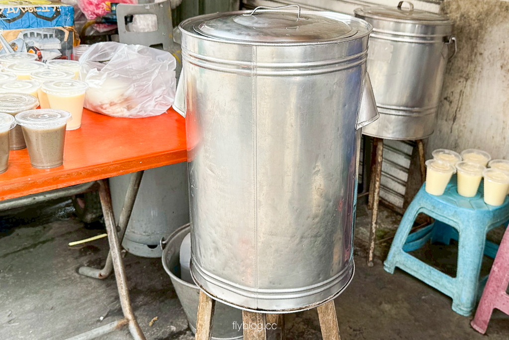台中北屯｜春菊飯糰．CP值爆表！台中20元銅板價飯糰，月底吃一個飽足感 @飛天璇的口袋