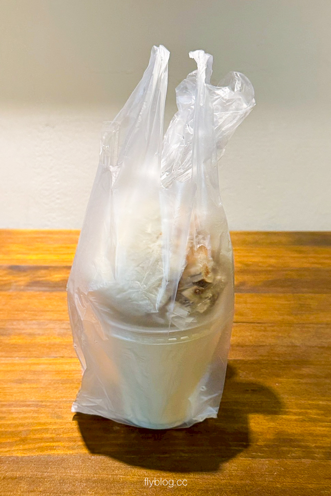 台中北屯｜春菊飯糰．CP值爆表！台中20元銅板價飯糰，月底吃一個飽足感 @飛天璇的口袋
