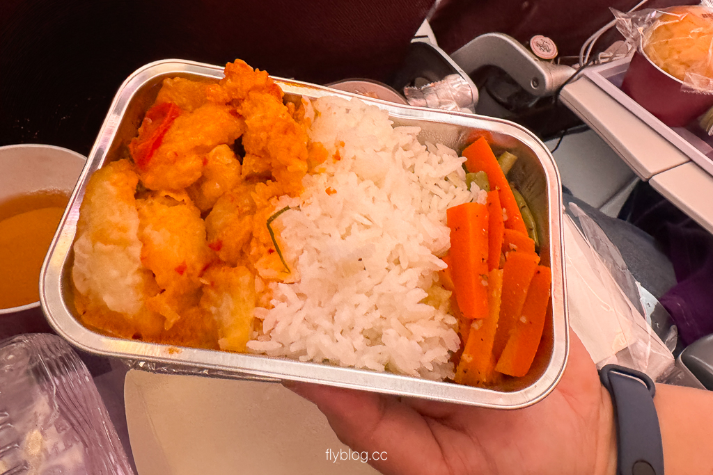 泰國曼谷｜泰國航空．A350-900 台北-曼谷 TG633，座位、機上餐飲與服務完整評測 @飛天璇的口袋