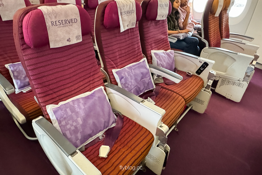 泰國曼谷｜泰國航空．A350-900 台北-曼谷 TG633，座位、機上餐飲與服務完整評測 @飛天璇的口袋