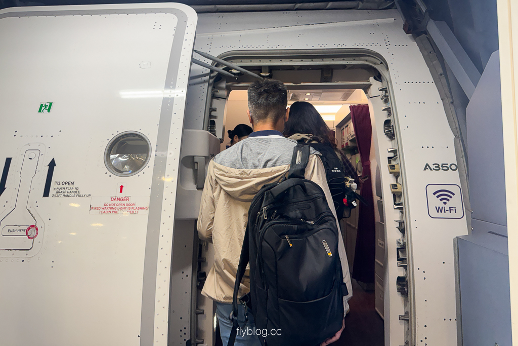 泰國曼谷｜泰國航空．A350-900 台北-曼谷 TG633，座位、機上餐飲與服務完整評測 @飛天璇的口袋