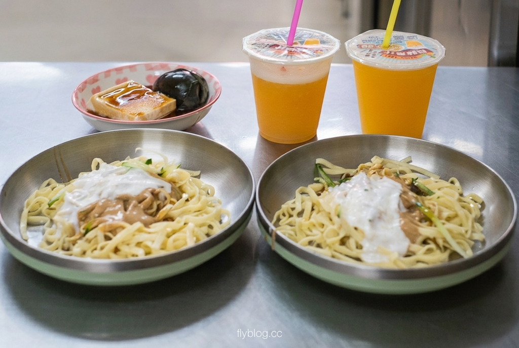 嘉義西區｜涼麵四味果汁文化店．涼麵 果汁=絕配？在地傳承50年的美味