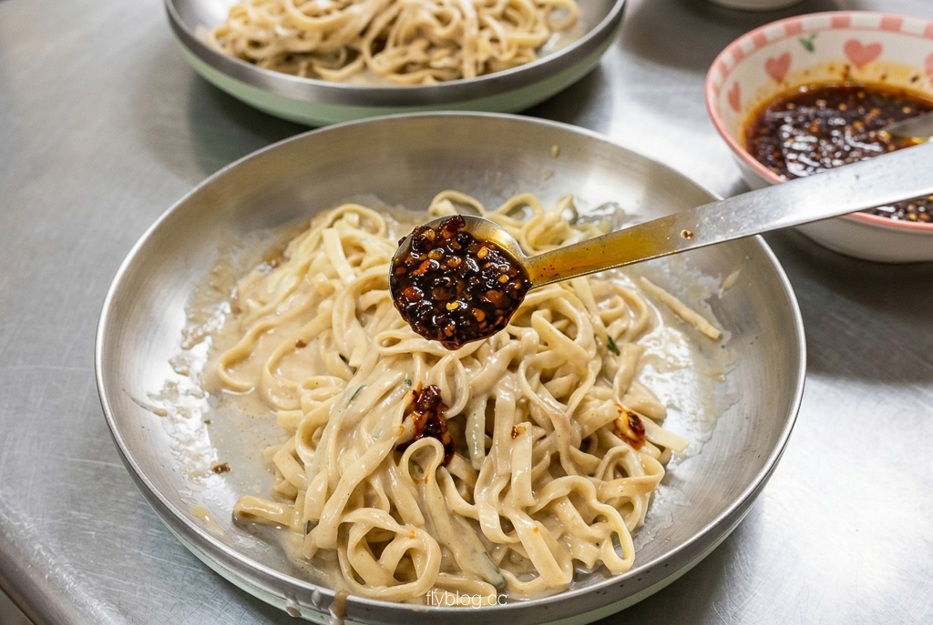 嘉義西區｜涼麵四味果汁文化店．涼麵 果汁=絕配？在地傳承50年的美味