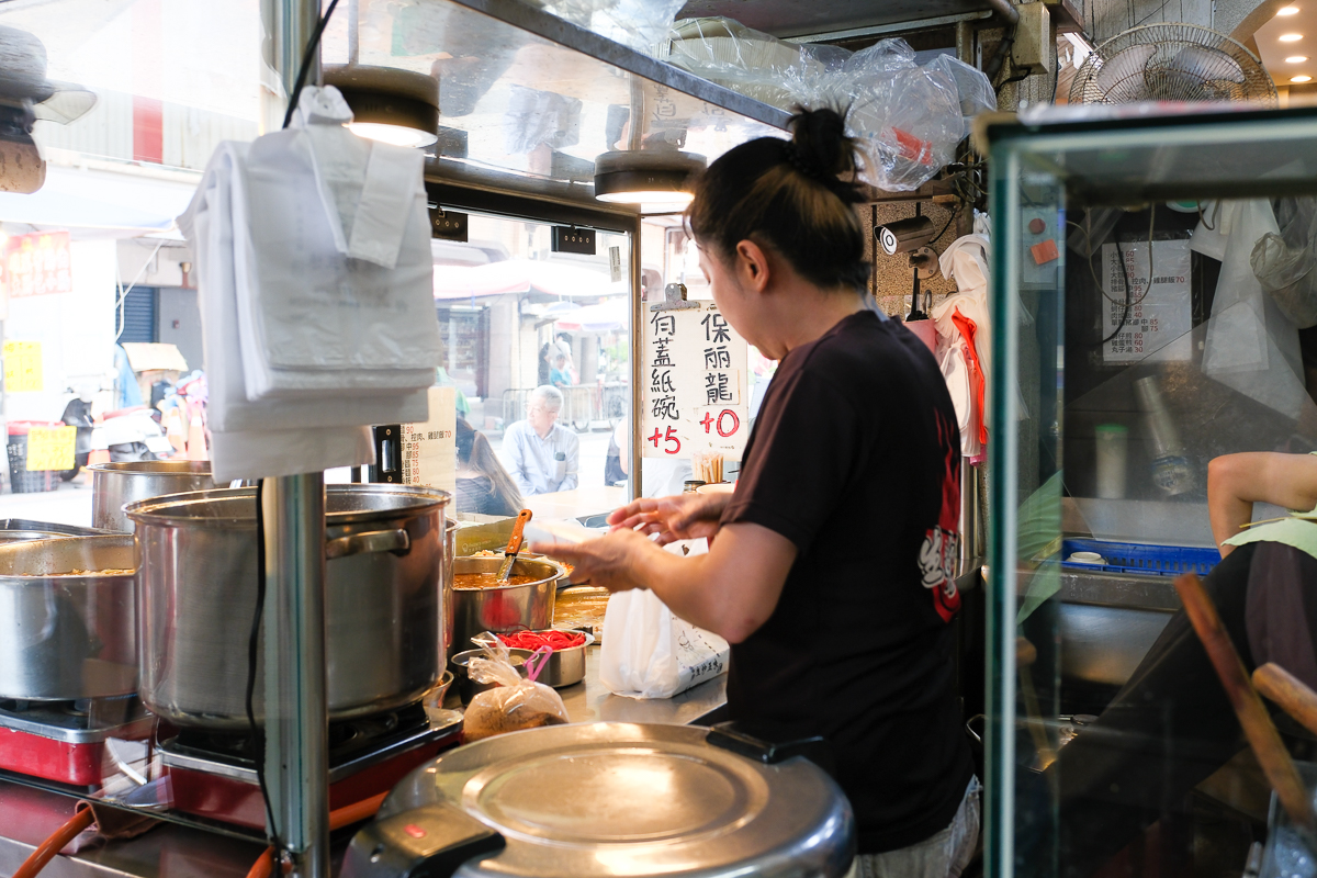 彰化鹿港|生炒五味.30年古早味辦桌菜,鹿港第一市場排隊美食 彰化鹿港|生炒五味.30年古早味辦桌菜,鹿港第一市場排隊美食