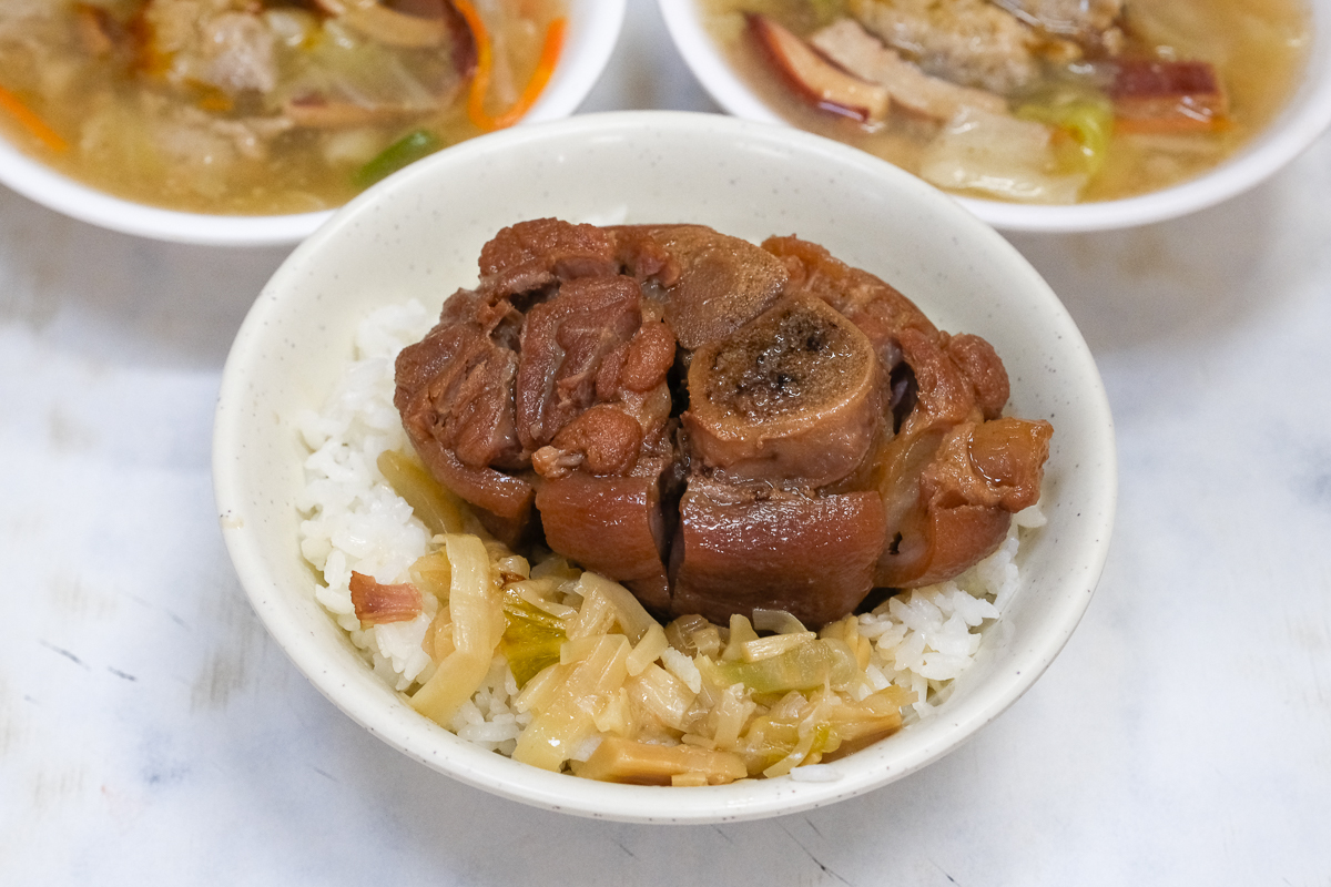 彰化鹿港｜生炒五味．30年古早味辦桌菜，鹿港第一市場排隊美食