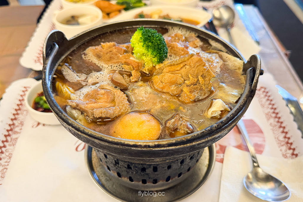 台中南屯｜上海灘租界地．台灣500碗推薦台中懷舊茶館，必點麻油雞和果汁