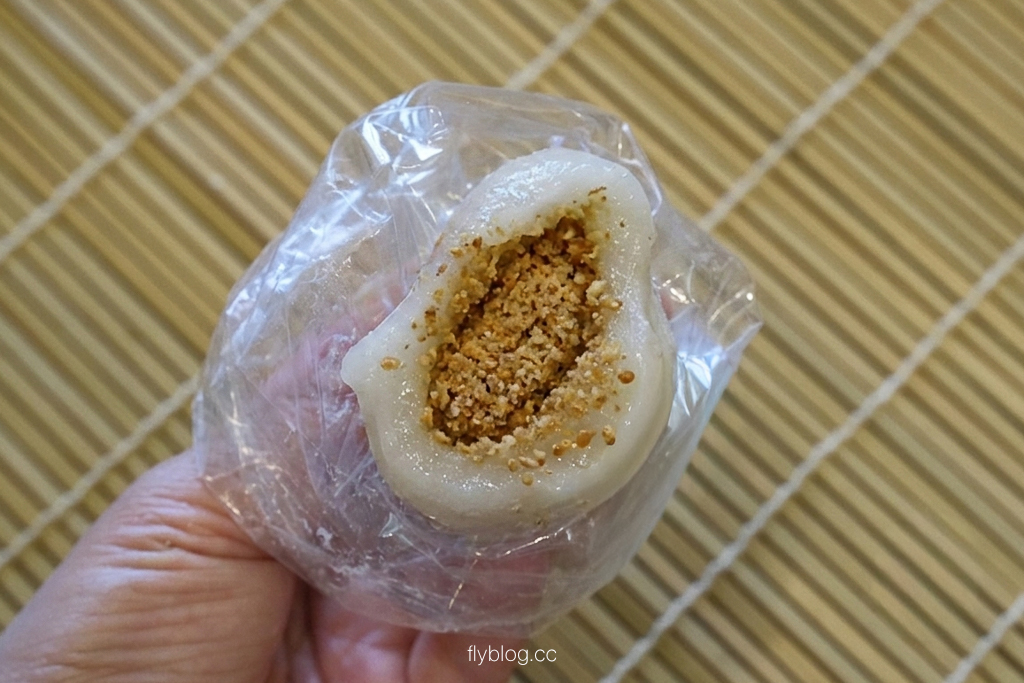 苗栗泰安｜清安秋菊手工麻糬．洗水坑豆腐街美食，現做的客家麻糬
