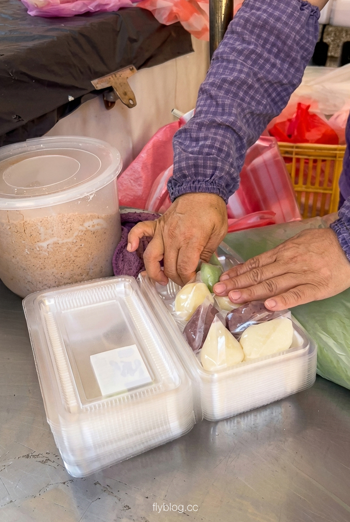 苗栗泰安｜清安秋菊手工麻糬．洗水坑豆腐街美食，現做的客家麻糬