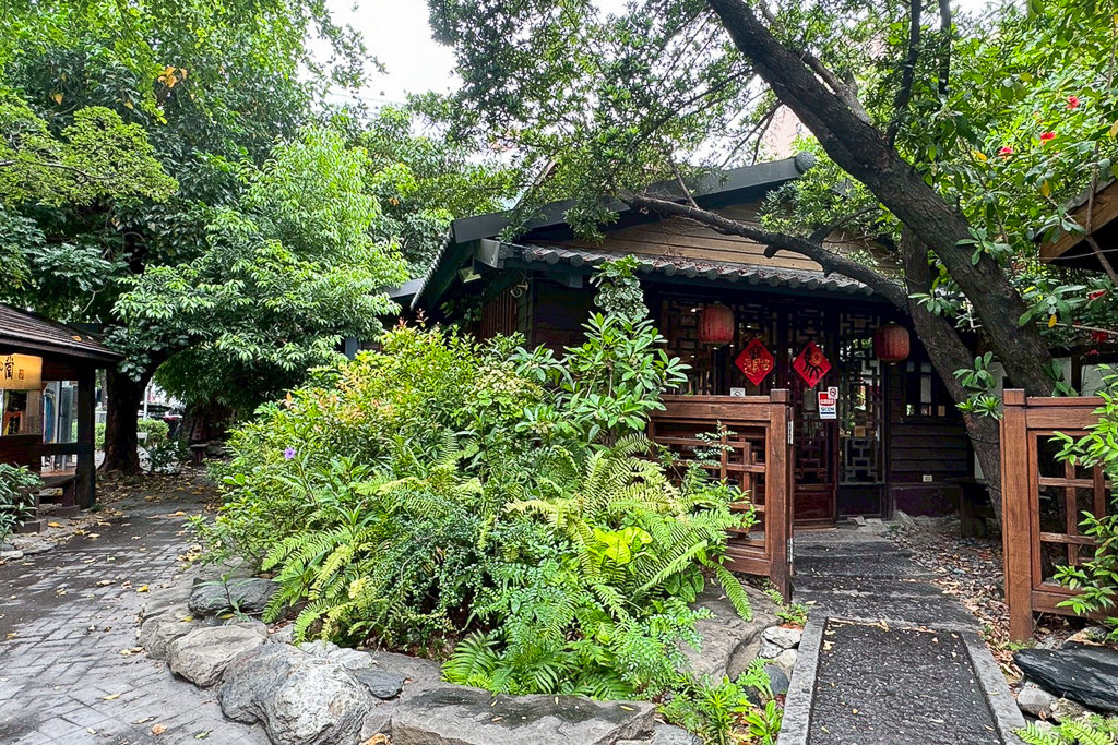 台中南屯｜無為草堂．台中鬧區的世外桃源，米其林綠星的中式茶館