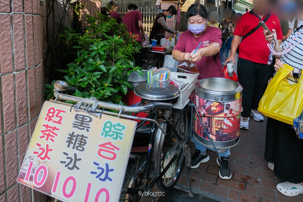 彰化鹿港｜鹿港鮮蚵捲餅．鹿港老街美食挖到寶！蚵仔新鮮到不行，紅茶冰10元銅板價