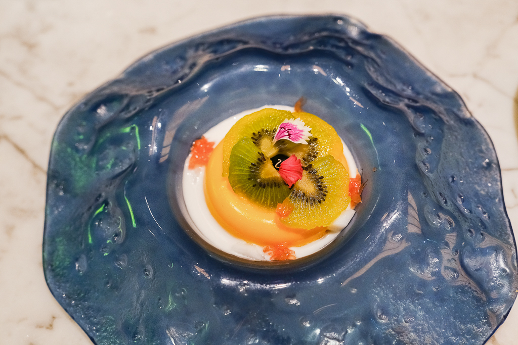 【臺中勤美洲際酒店】開箱台中頂級飯店！采月鍋品粵式海陸火鍋、附設保齡球館的Rolling酒吧、米其林入選明娟樓烤鴨、沐檸百匯早餐 @飛天璇的口袋