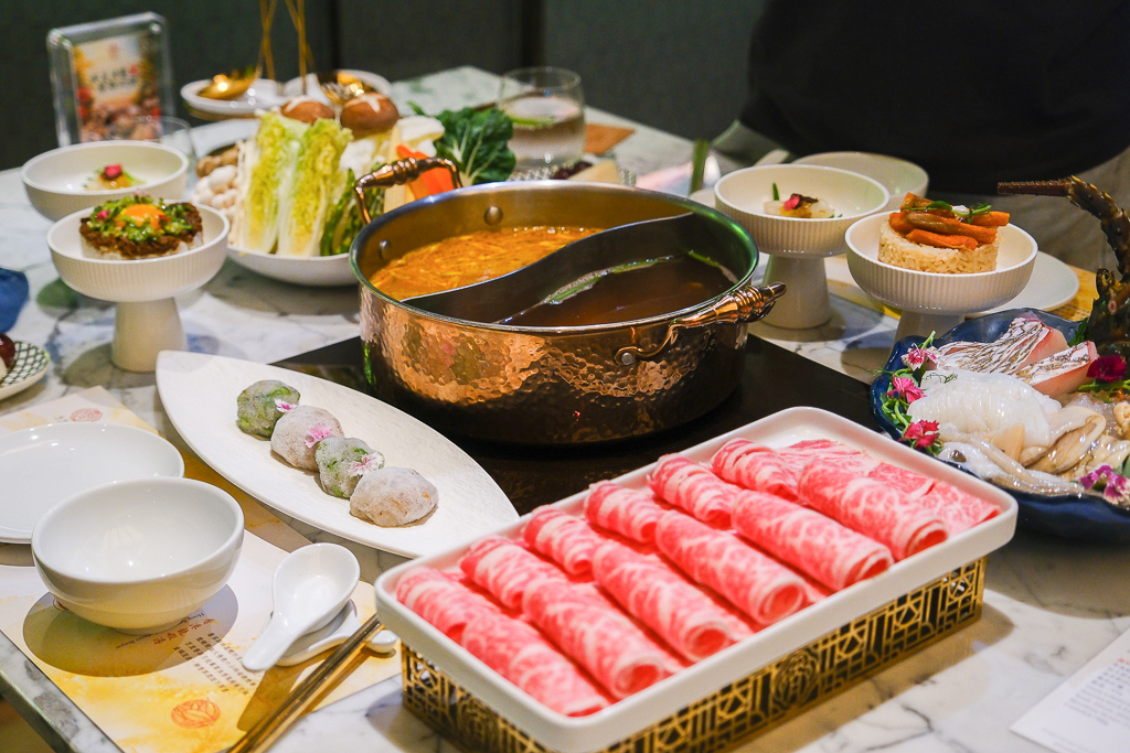 【臺中勤美洲際酒店】開箱台中頂級飯店！采月鍋品粵式海陸火鍋、附設保齡球館的Rolling酒吧、米其林入選明娟樓烤鴨、沐檸百匯早餐 @飛天璇的口袋
