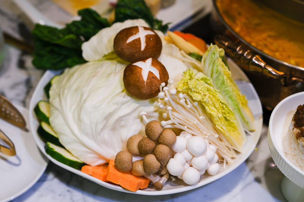 【臺中勤美洲際酒店】開箱台中頂級飯店！采月鍋品粵式海陸火鍋、附設保齡球館的Rolling酒吧、米其林入選明娟樓烤鴨、沐檸百匯早餐 @飛天璇的口袋