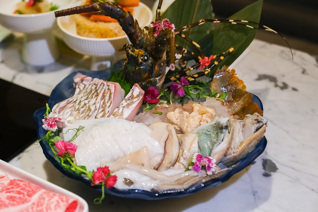 【臺中勤美洲際酒店】開箱台中頂級飯店！采月鍋品粵式海陸火鍋、附設保齡球館的Rolling酒吧、米其林入選明娟樓烤鴨、沐檸百匯早餐 @飛天璇的口袋