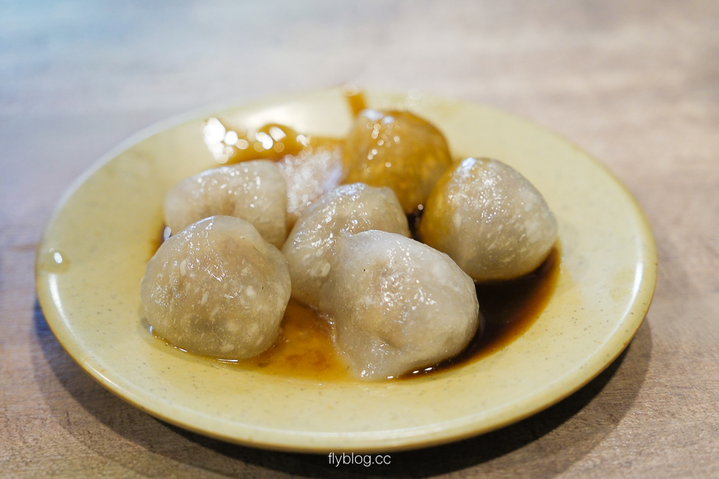 台中中區｜柳川東路米粉湯，搬家囉！第二市場好吃的米粉湯老店 @飛天璇的口袋