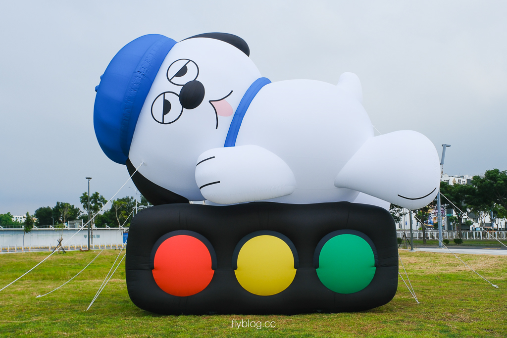 【台中水湳轉運站】6公尺高史努比家族現身,還有可愛的班馬線交通看板 @飛天璇的口袋 【台中水湳轉運站】6公尺高史努比家族現身,還有可愛的班馬線交通看板 @飛天璇的口袋