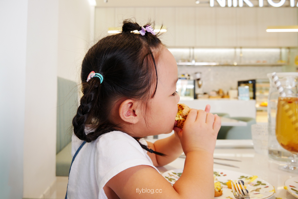桃園美食｜日京屋 Niikyoya Patisserie．必吃限定水果泡芙、法式水果塔，桃園下午茶首選！ @飛天璇的口袋